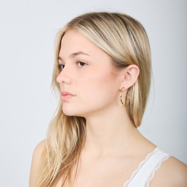 WAVY HOOP EARRINGS GOLD