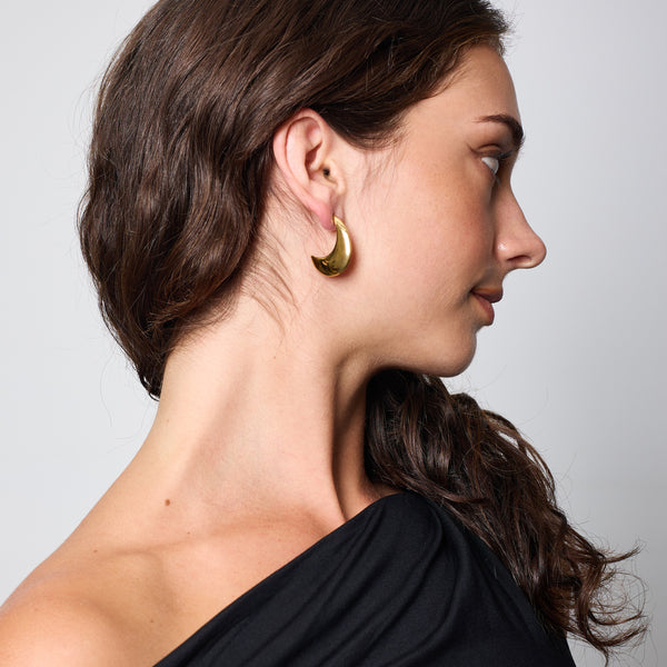 CRESCENT MOON EARRINGS GOLD