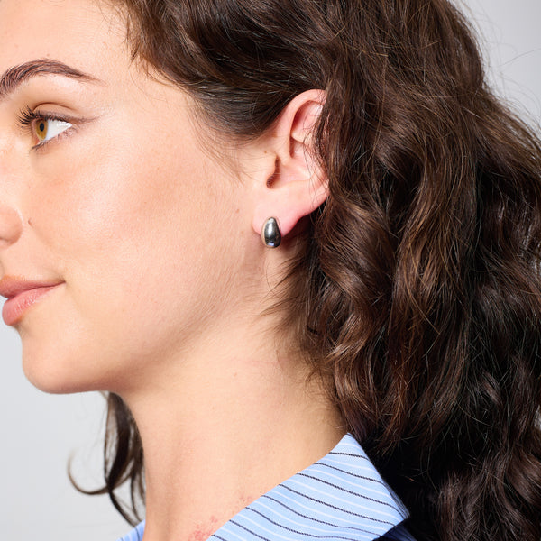 BEAN SHAPED EARRINGS SILVER