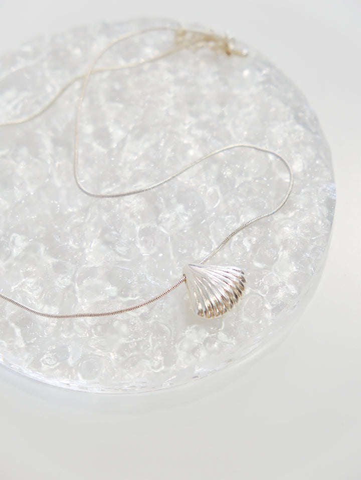 SHELL PENDANT GOLD PLATED NECKLACE