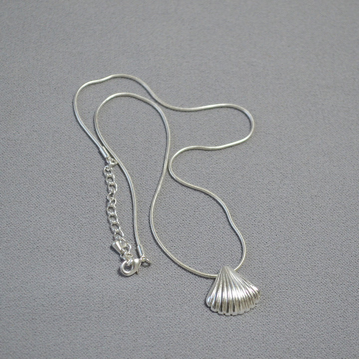 SHELL PENDANT GOLD PLATED NECKLACE
