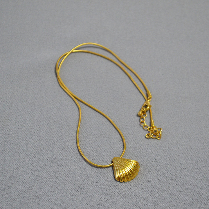 SHELL PENDANT GOLD PLATED NECKLACE