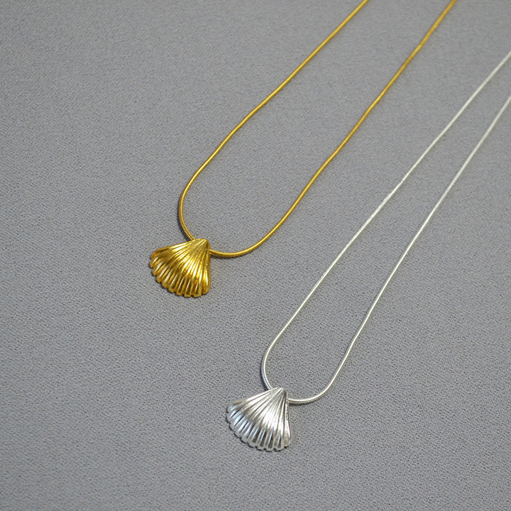 SHELL PENDANT GOLD PLATED NECKLACE